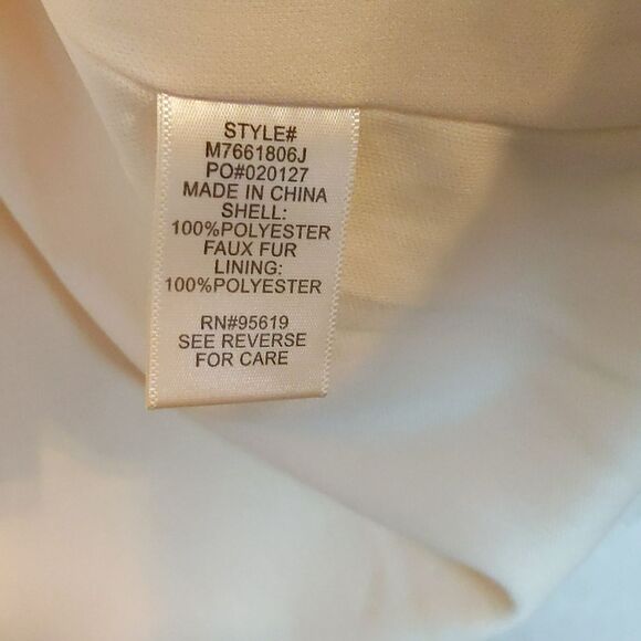 John Paul Richard Cream Faux Fur Vest Women's XL NWT - Picture 4 of 4